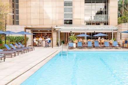Piscina externa de hotel de luxo em São Paulo