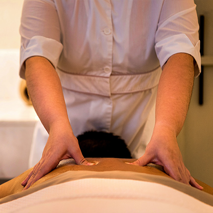 homem em Massagem Relaxante