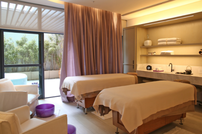 Espaço com macas para massagem do Hyatt RJ