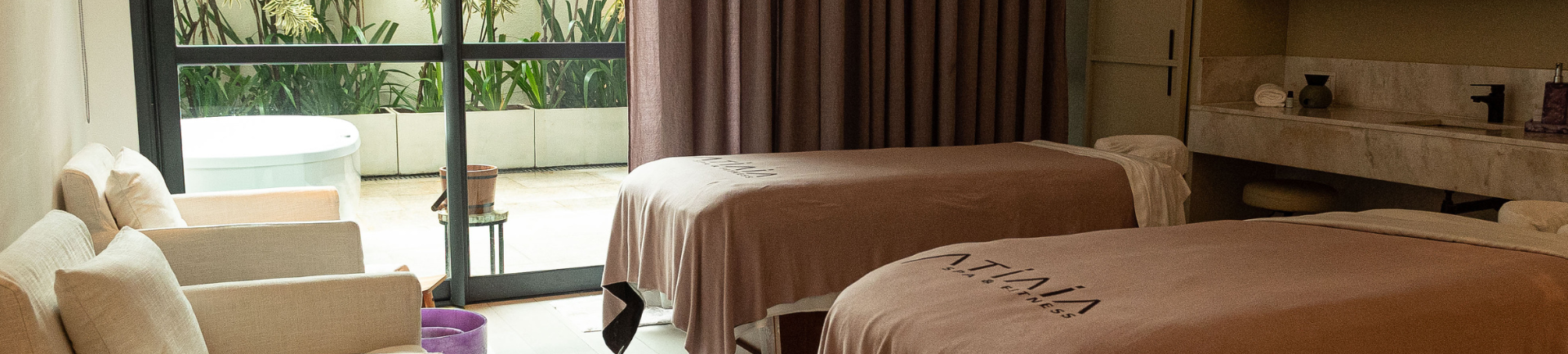 sala de acupuntura com camas do atiaia spa do Grand Hyatt Rio de Janeiro